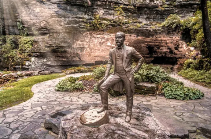 Jack Daniel’s monument